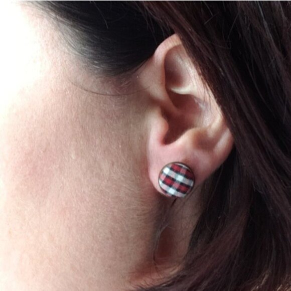 New Handmade | Upcycled Button Stud Earrings - Picture 4 of 4